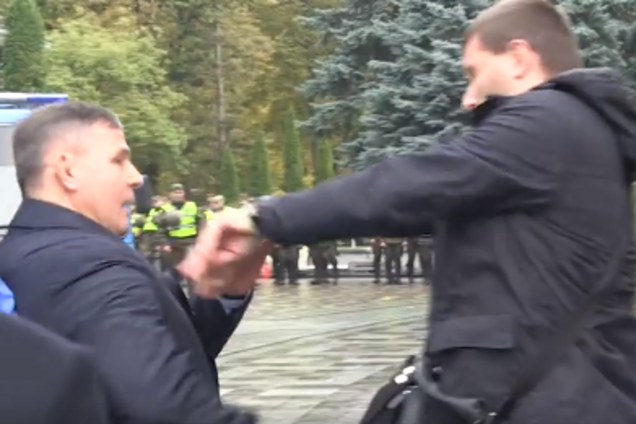 Парасюк подрался с Гелетеем под стенами Рады