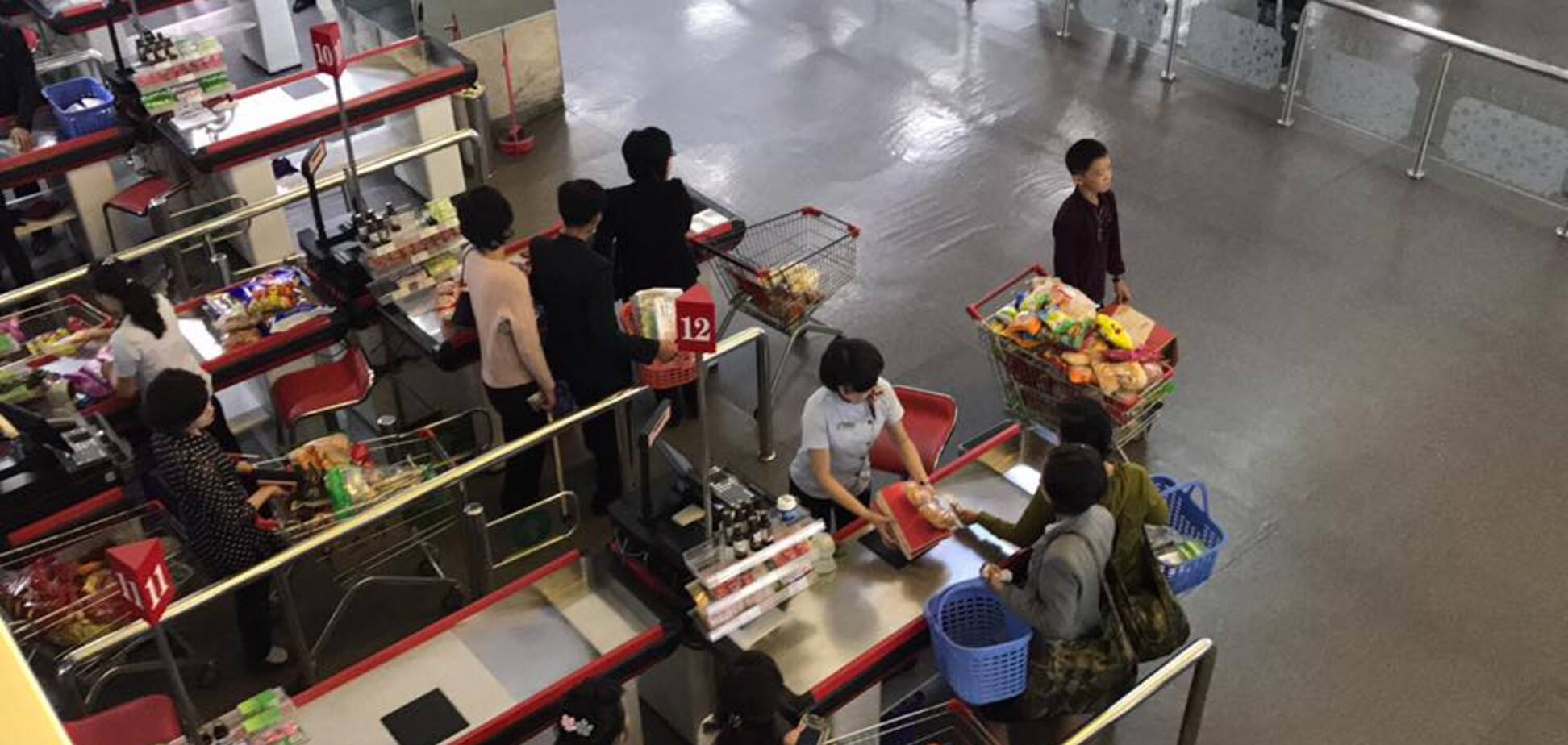 Продукты по талонам и пионерские лагеря: украинец рассказал о жизни в КНДР