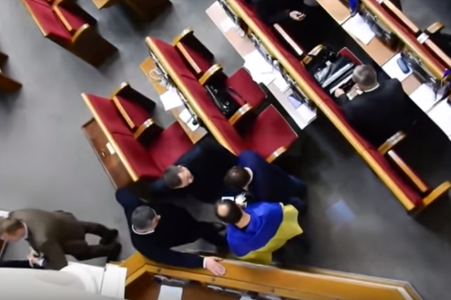 'Как втулить наши требования': в сеть попала переписка лидеров протестов под Радой