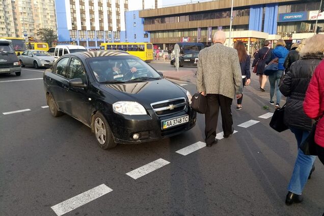 'Достало!' Киевлян разгневала ситуация на дороге после жуткого ДТП в Харькове