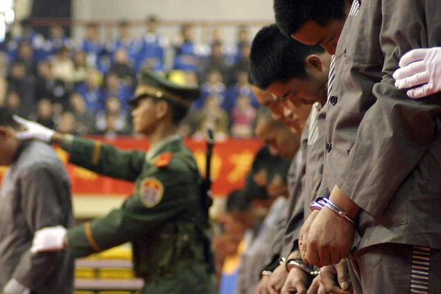 'А давайте как в Китае, там расстреливают коррупционеров'