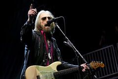 Легендарний рок-музикант помер у США