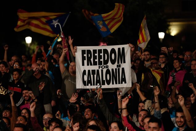 В односторонньому порядку: влада Каталонії заявила про відокремлення від Іспанії