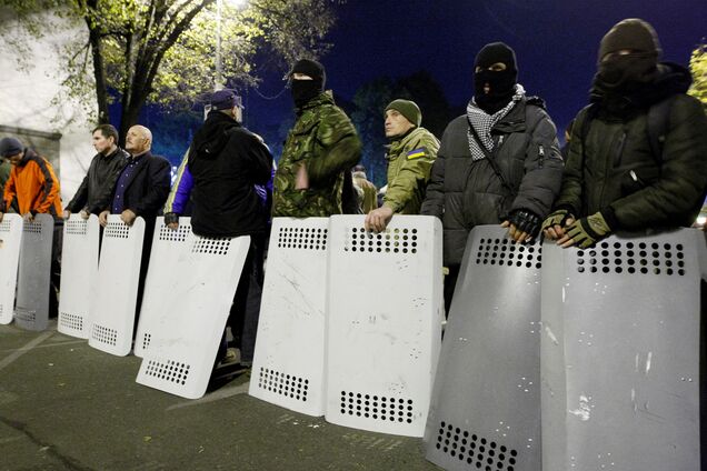 протестующие