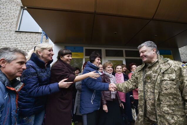 'На Донбасі припинять стріляти': Порошенко зробив важливу заяву