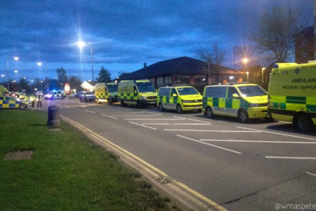 В Британии мужчина с ружьем захватил заложников: полиция пошла на штурм