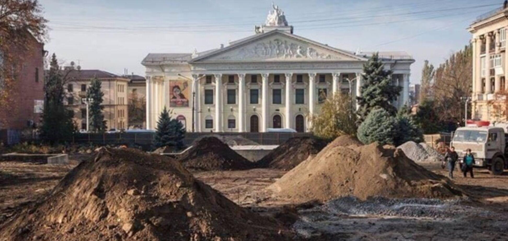 В запорожском сквере проходит масштабная реконструкция
