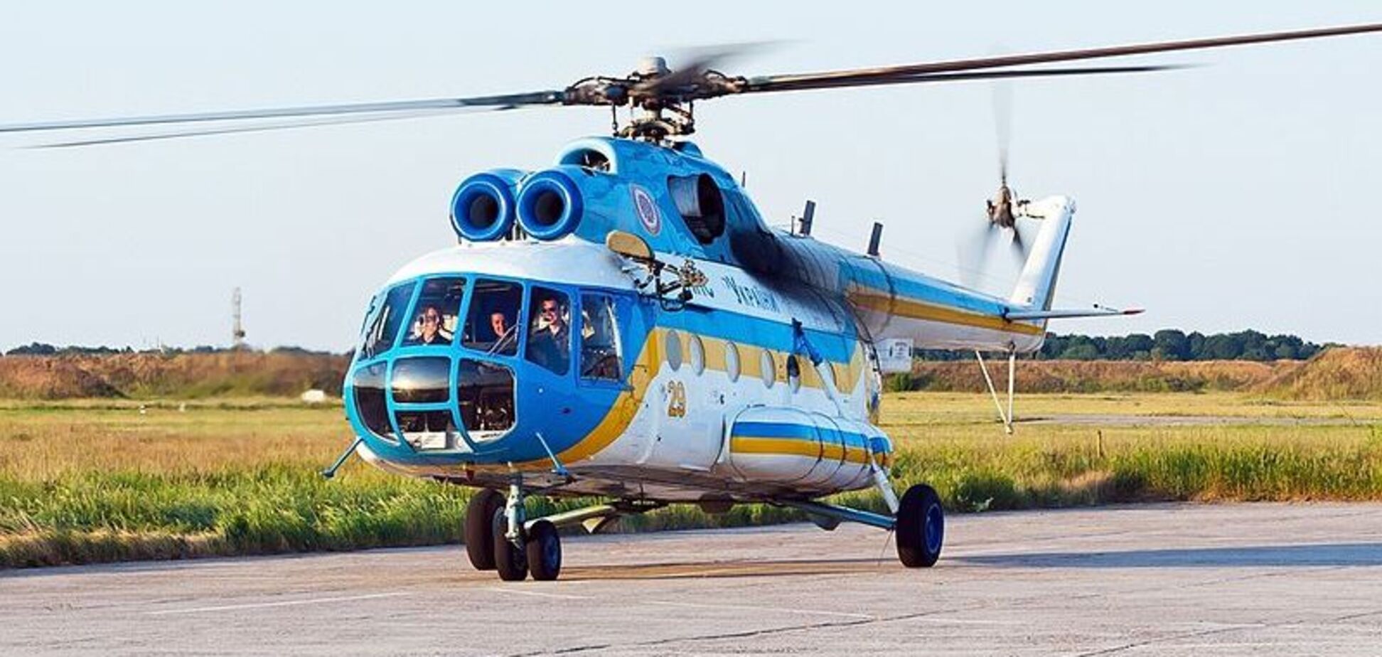 Жуткое ЧП под Киевом: от вертолета прямо в небе отвалилось колесо