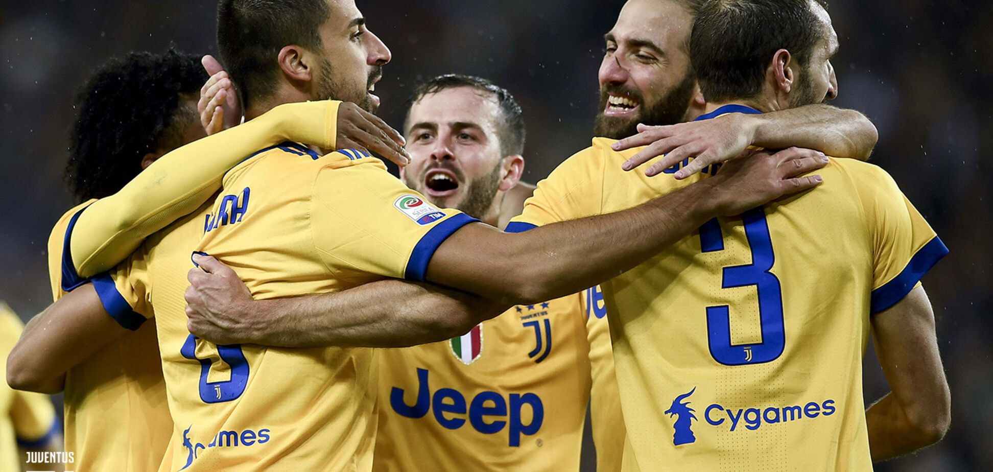 Феноменально! Чемпіон Італії здобув перемогу у меншості, забивши 6 м'ячів: опубліковано відео