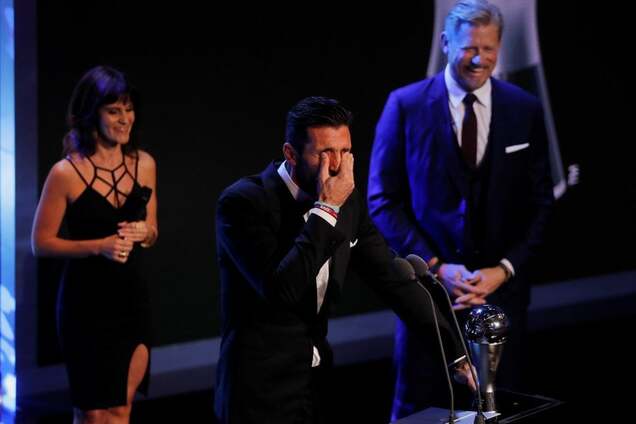 Буффон слезы