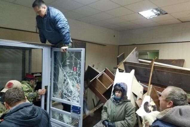 Розпалили багаття: з'явилися нові деталі з суду у справі Коханівського