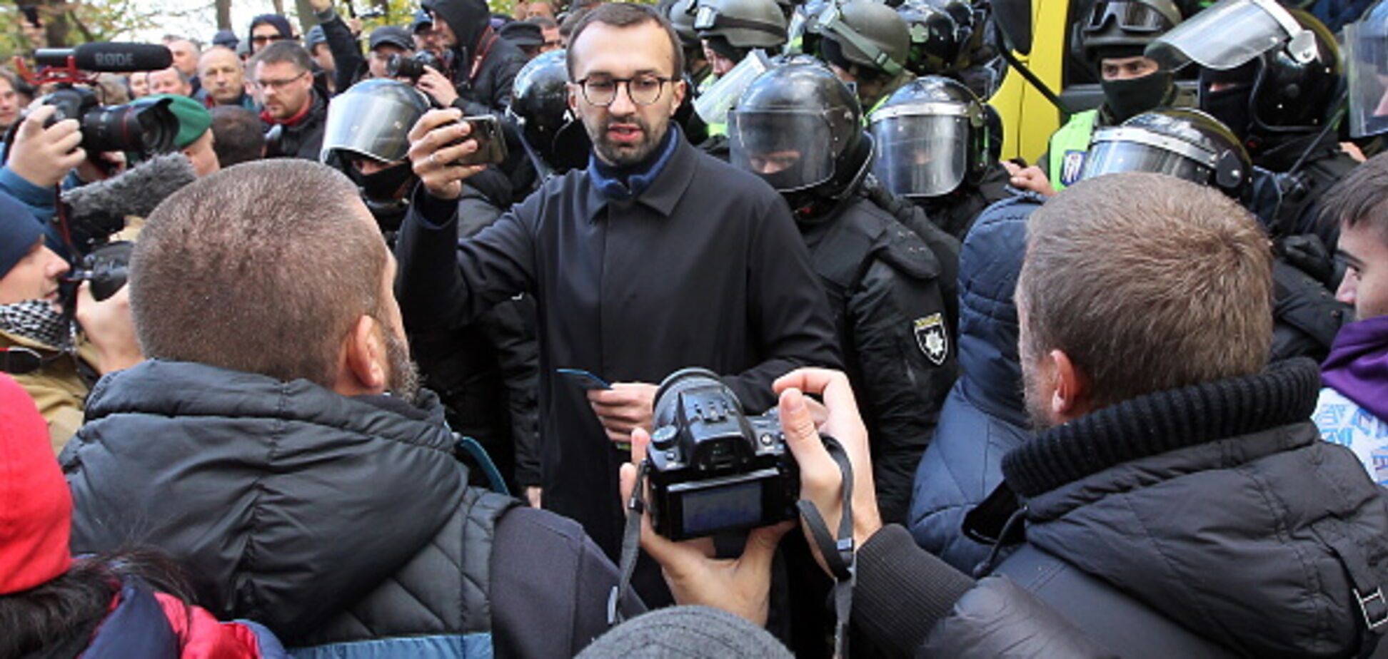 'Втручання у зовнішню політику України': на Лещенка подали в суд