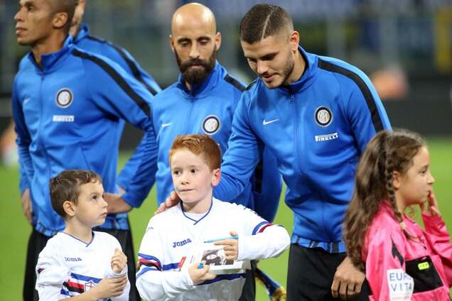 Итальянские футболисты отреагировали на скандал с фанатами-расистами: опубликованы фото