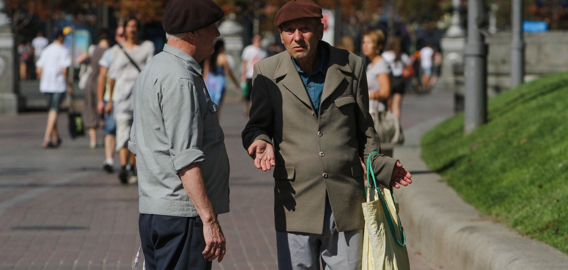 'Мы работали всю жизнь!' Под Пенсионный фонд пришли возмущенные низкими выплатами люди