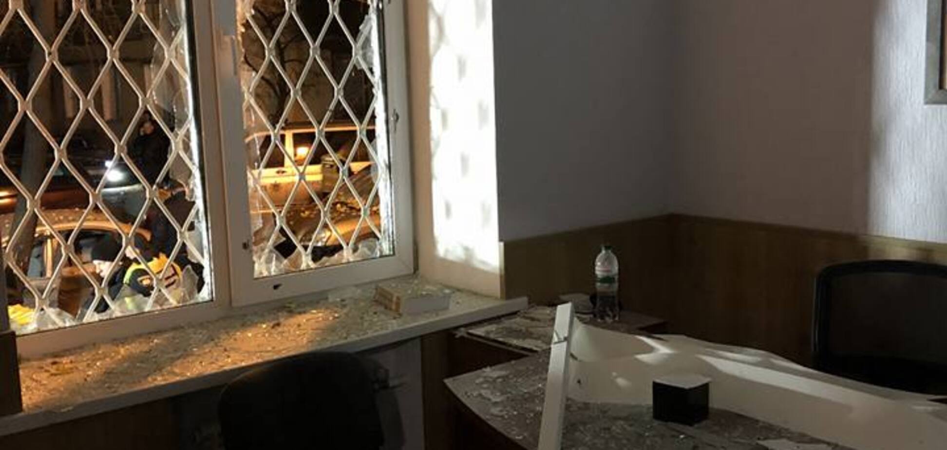 'Это и есть лицо террора': Княжицкий показал кабинет после покушения на Мосийчука