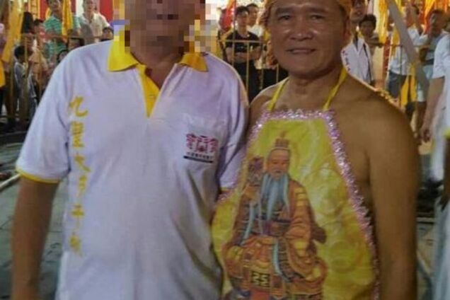 Досвідчений шаман раптово зварився в котлі: шокуюче відео