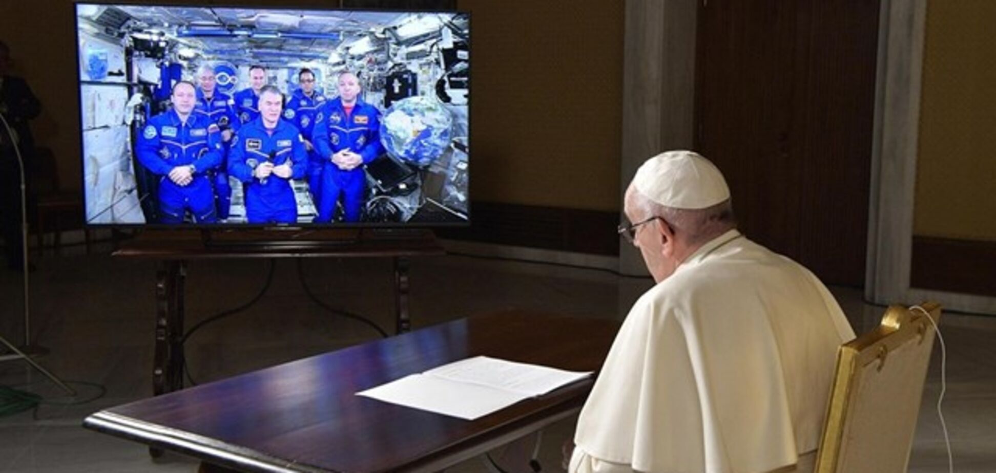 Папа Франциск провел сеанс связи с МКС