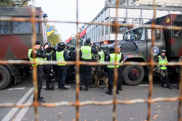 Чим займаються українські спецслужби? Вони захищають нас від терактів?