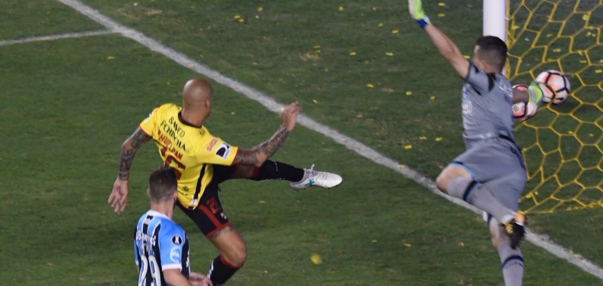 Сейв бразильского вратаря