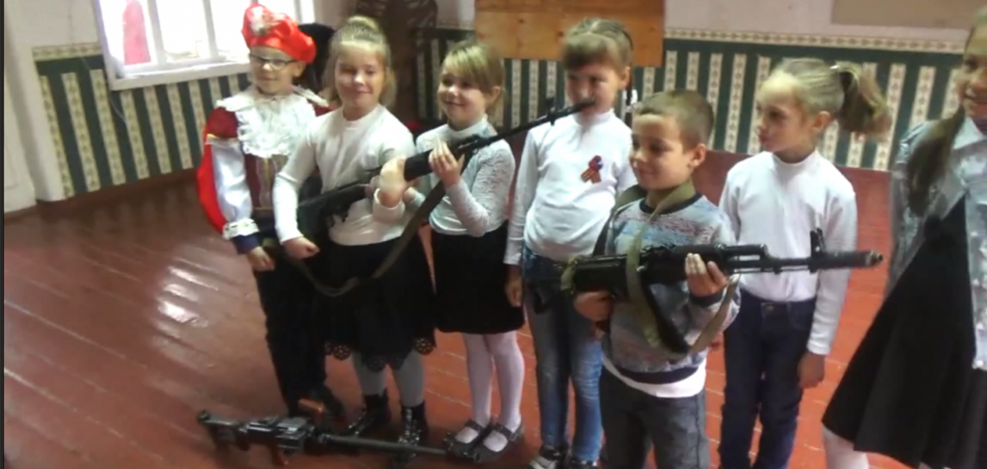 'В духе ХАМАС и Талибана': в сети показали, как террористы 'ДНР' муштруют детей