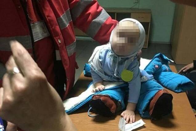 'Дитина заважала': у Києві мати кинула 9-місячного сина на вокзалі