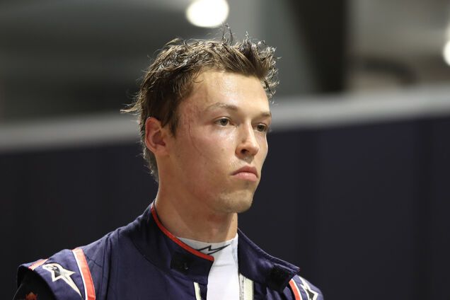 'Мажорика послали'. В соцсетях высмеяли лучшего гонщика России, выгнанного из команды