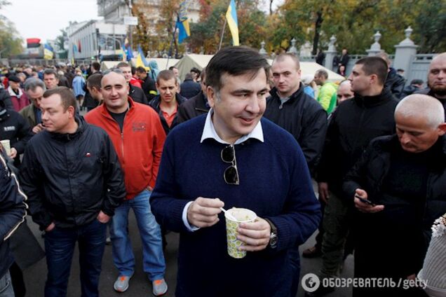 'Труси потрібно випрати?' У мережі висміяли потреби мітингувальників під Радою