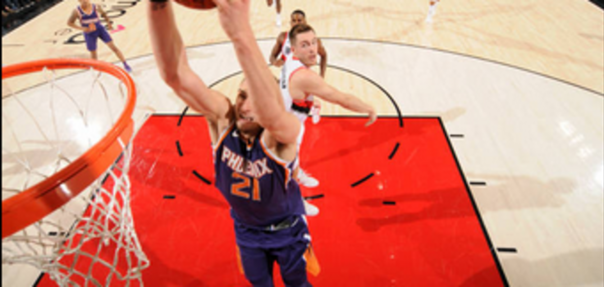 Барвистий данк гравця збірної України увійшов до трійки кращих моментів у НБА: опубліковано відео