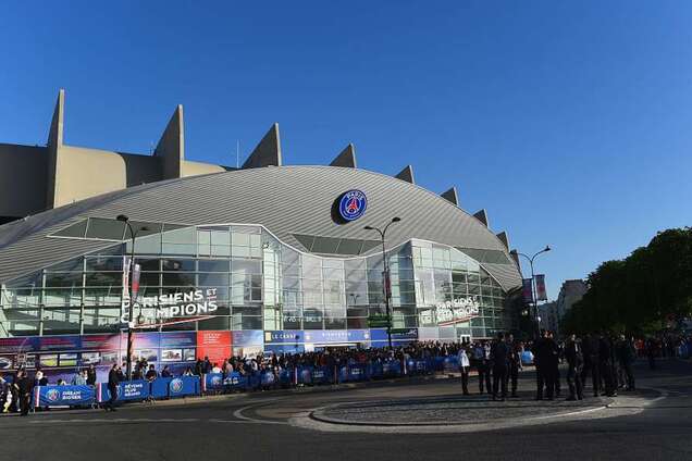 Парк де Пренс бомба