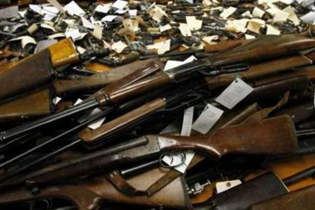 Місячник добровільної здачі зброї: куди і яку зброю здавати та як отримати дозвіл на її носіння