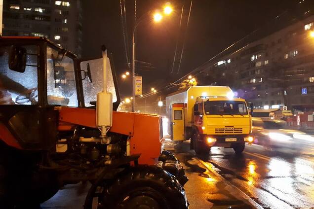 Порыв теплотрассы в Киеве