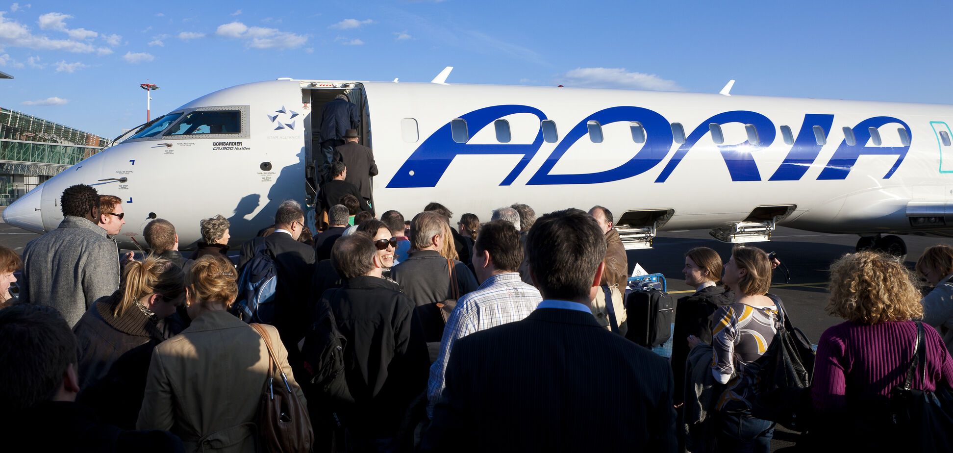 В Украину вернулась известная европейская авиакомпания: названы направления