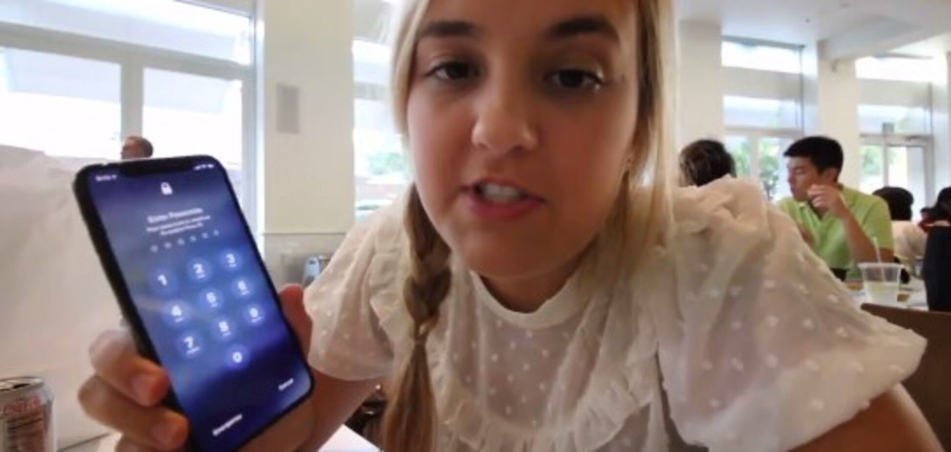 Сотрудника Apple уволили из-за видео об iPhone X: что утекло в сеть