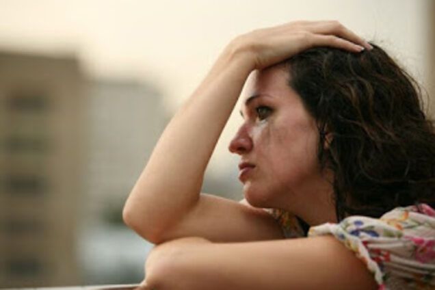 'Я втратила дiтей, відстань розділяє...' Крик душі заробітчанки зачепив усю Україну