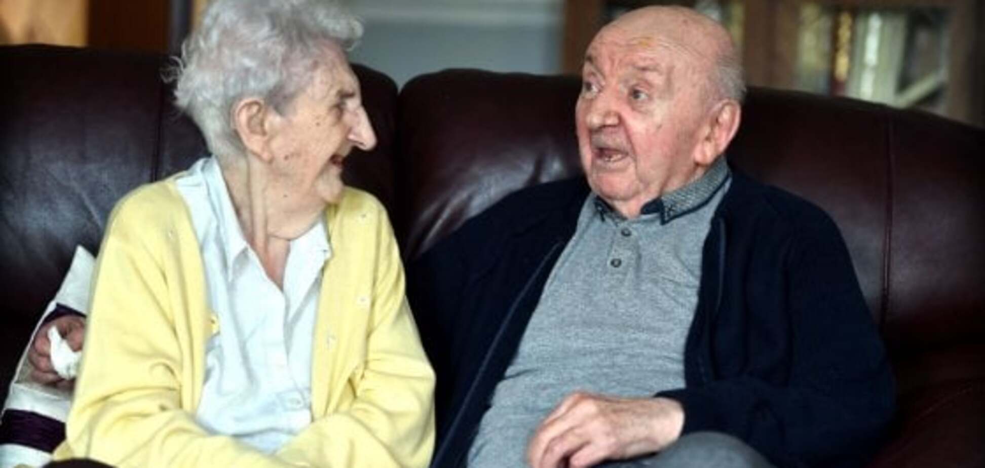 Ада Китинг и ее сын Том