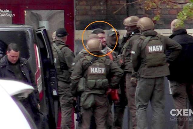 Затриманого сина Авакова доставили в НАБУ: з'явилися фото і відео