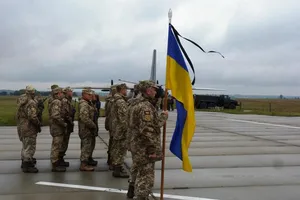 "І плакали люди, і плакало небо": під Хмельницьким попрощалися з пілотами літака ЗСУ, що розбився
