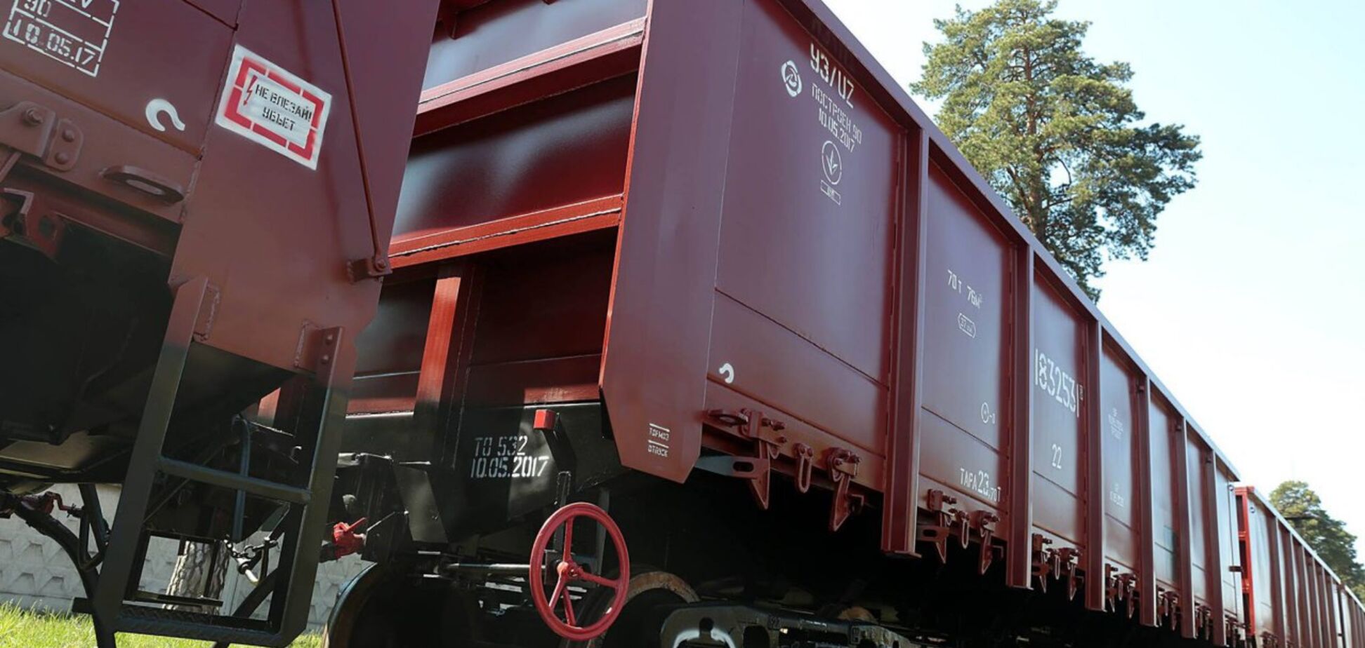 Собственными силами:  'Укрзалізниця' построила почти полторы тысячи вагонов