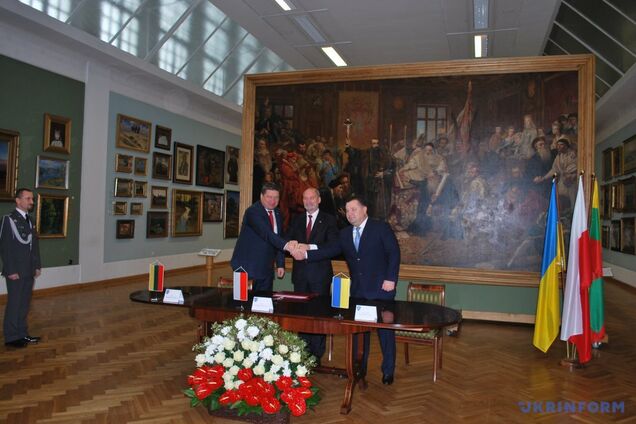 LitPolUkrBrig получила право действовать: Украина, Польша и Литва подписали военное соглашение