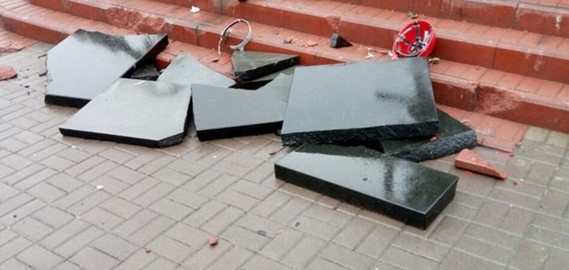 Стало відомо про долю розбив пам'ятник Небесної Сотні в Києві