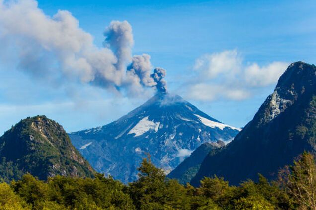 Прокинувся вулкан, здатний знищити половину США: вчені стурбовані