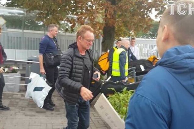 В Киев прилетел легендарный певец: в сети отметили, как артист постарел