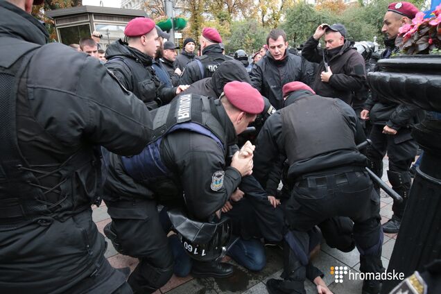 Скрутили националистов: под Радой произошли столкновения