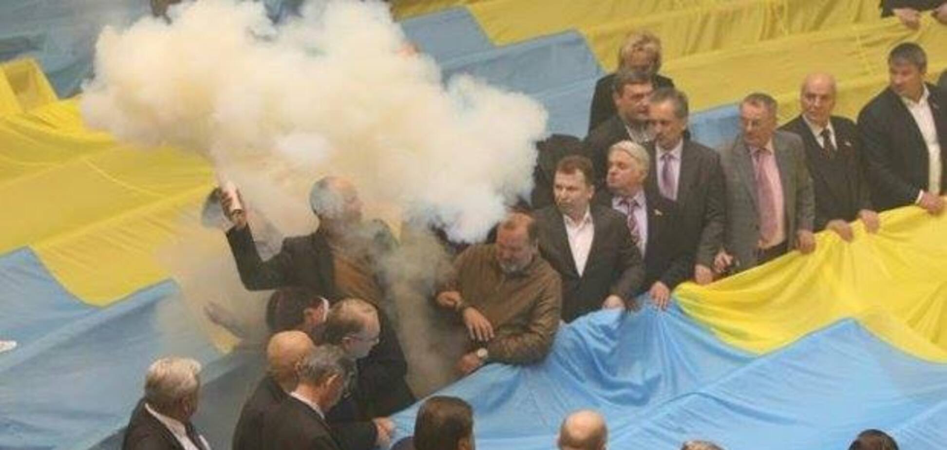 'Можно стать главой Рады': Парубию напомнили инцидент с дымовой шашкой, он ответил