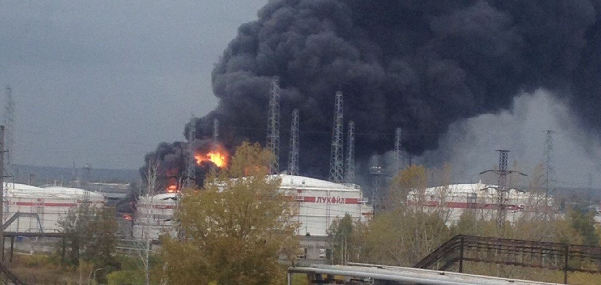 В России произошел мощный взрыв на нефтезаводе: есть жертвы