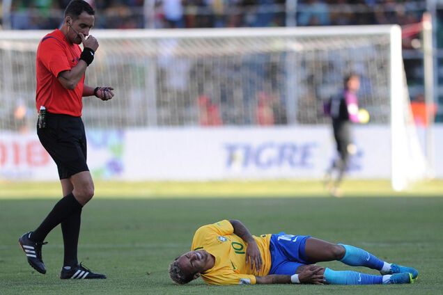 Нічим дихати! Бразильці опублікували потужне фото з роздягальні збірної після матчу відбору ЧС-2018