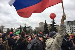 В день рождения Путина Россию охватили массовые акции протеста: появились фото и видео