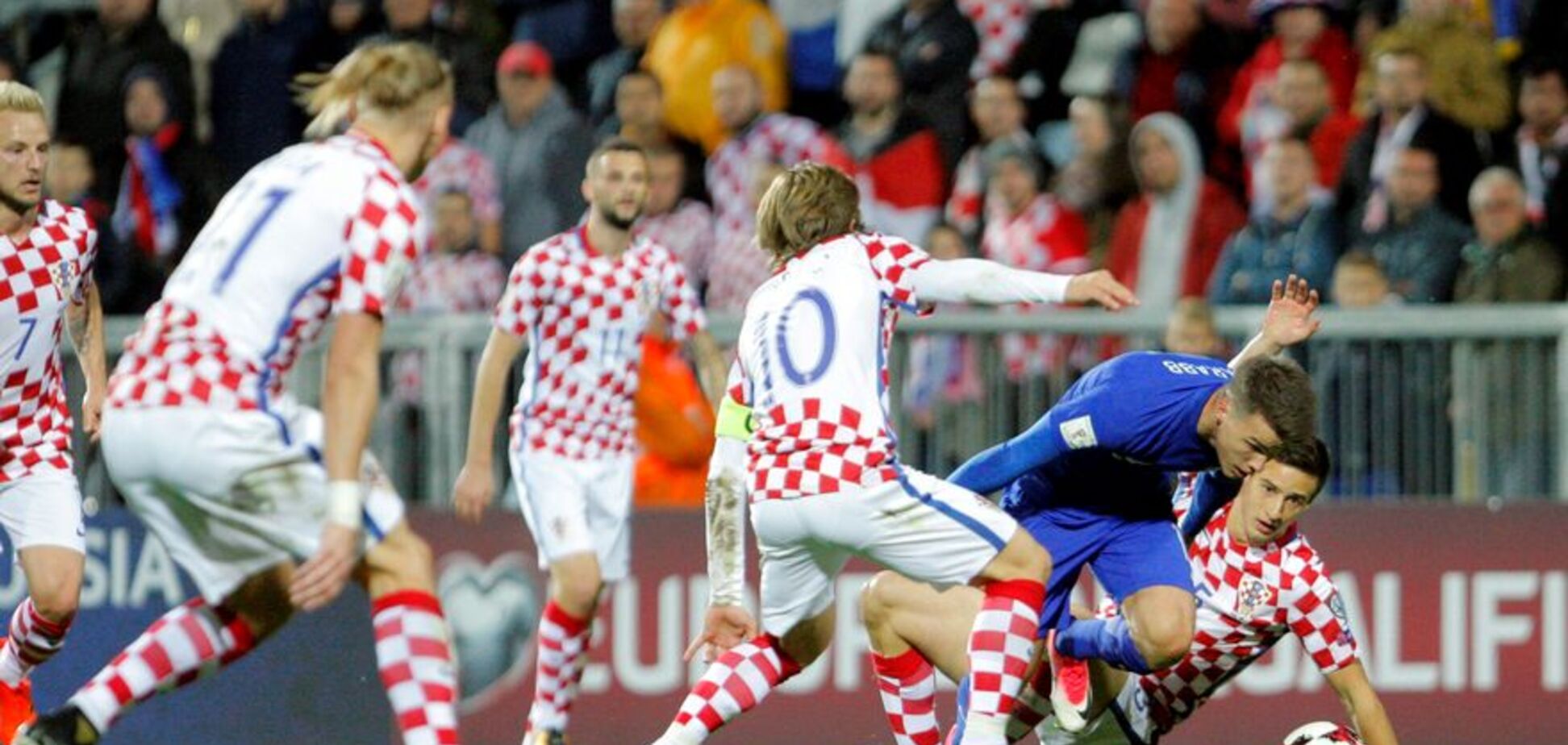  'Край пропасти'. В Хорватии истерия перед 'актом самоубийства' в матче со сборной Украины