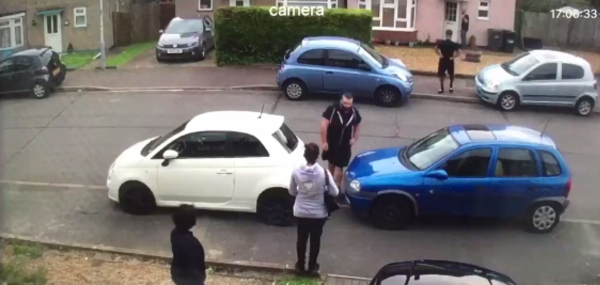 Бодібілдер ефектно вирішив проблему з автохамом, ставши героєм в інтернеті: курйозне відео