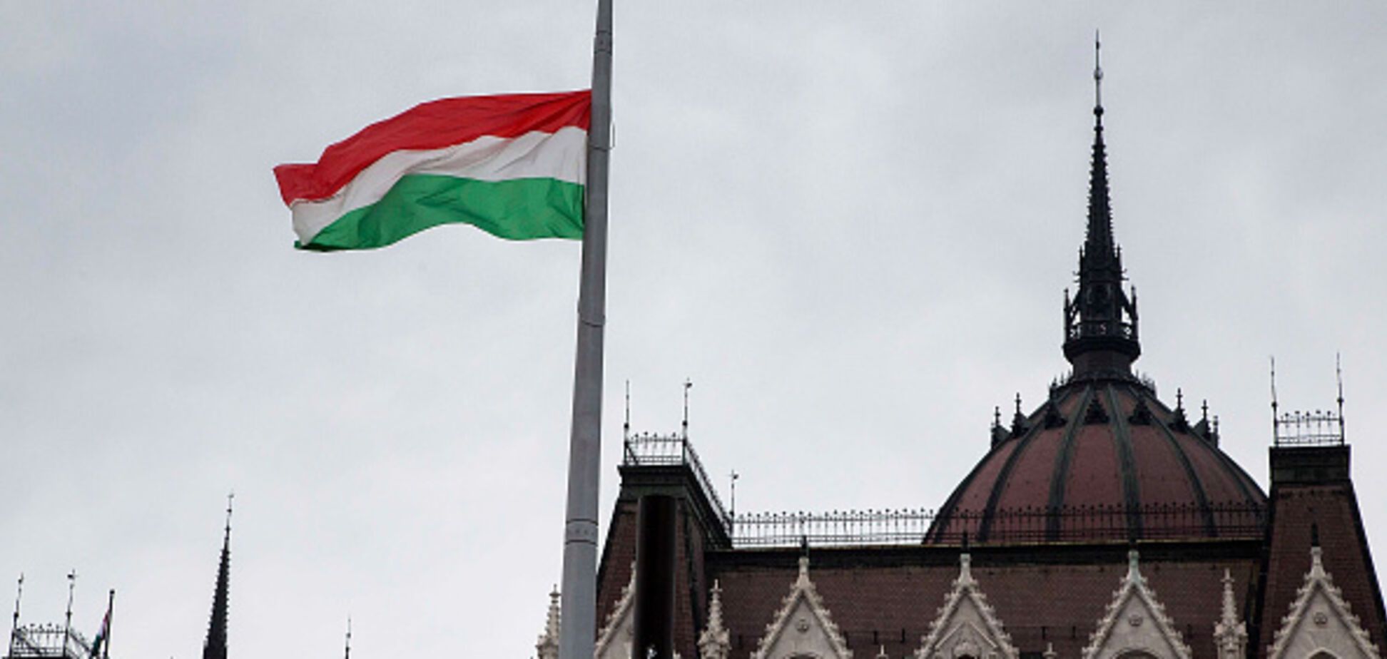 Мовний скандал: Угорщина пішла на провокацію проти України